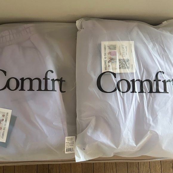 Comfrt Tops - NEW IN BAG Comfrt SET!! Lavender Small